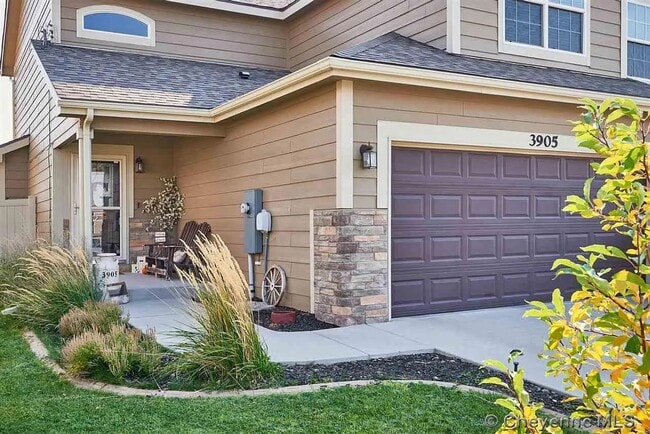 Building Photo - Luxurious 4 Bedroom, 4 Bathroom Townhouse ...