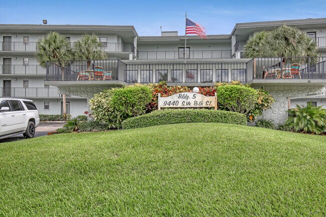 Foto del edificio - 9440 SW 8th St
