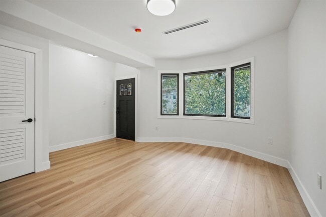 Foto del edificio - 31 W 46th St