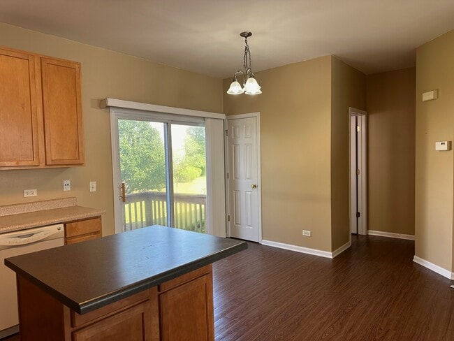Foto del edificio - 1863 Indian Hill Ln