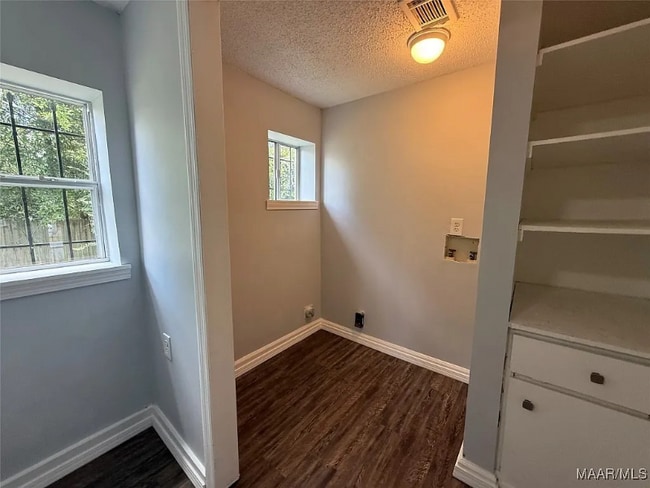 Building Photo - 2015 Stokes St