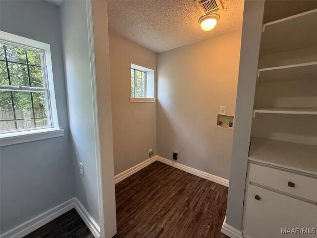 Foto del edificio - 2015 Stokes St