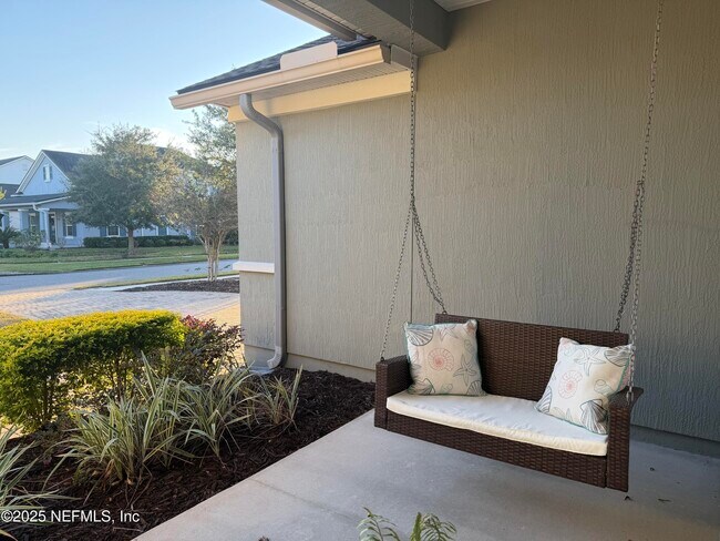 Foto del edificio - 168 Bronson Pkwy