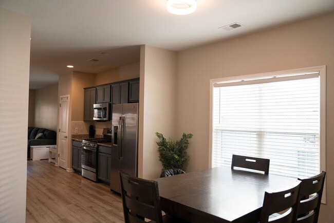 Foto del edificio - 114 Great Bend Dr