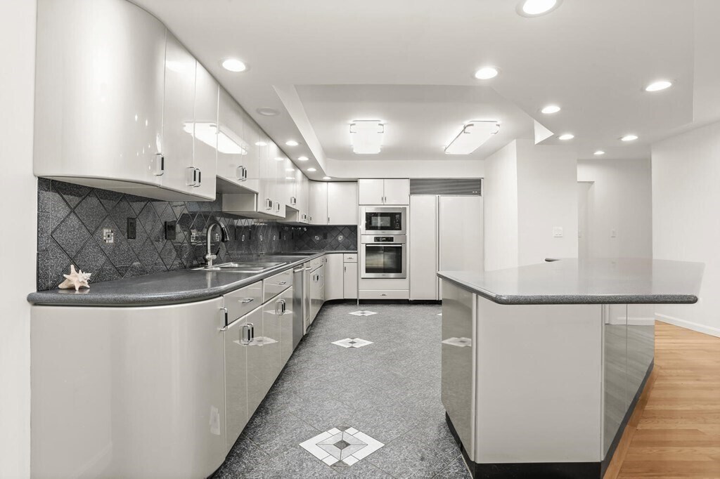 36 W Boulevard Rd, Newton, MA 02459 House for Rent in Newton, MA