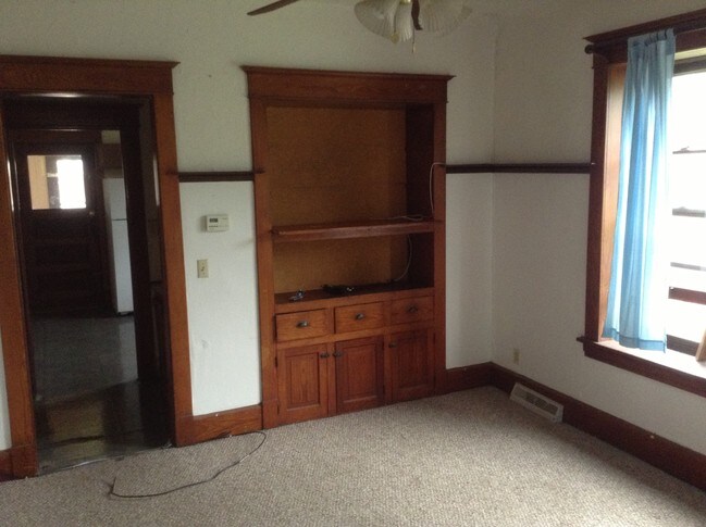 Living Room - 118 10th St
