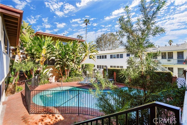 Foto del edificio - 14934 Dickens St
