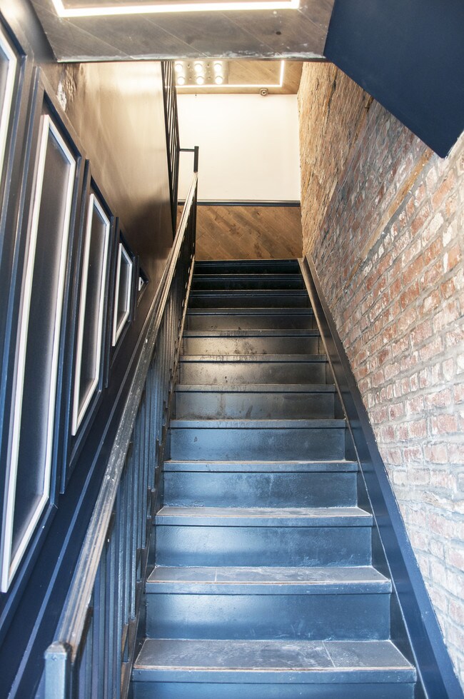 Building Photo - 137 21st St