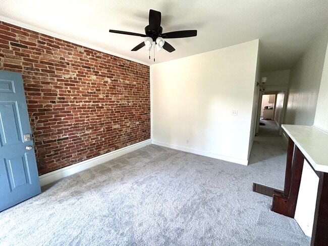 Building Photo - 437 Stoddart Ave