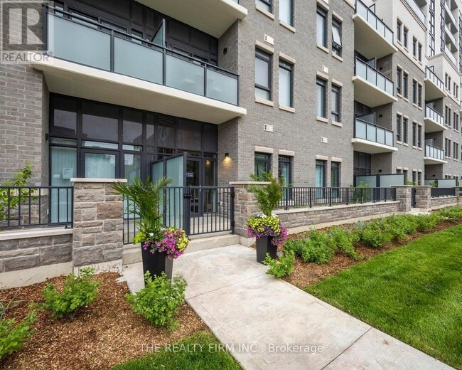 Building Photo - 375 Street 904 St