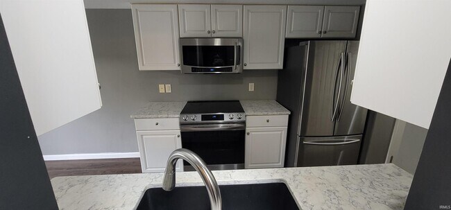 Foto del edificio - 10117 Oak Trail Rd