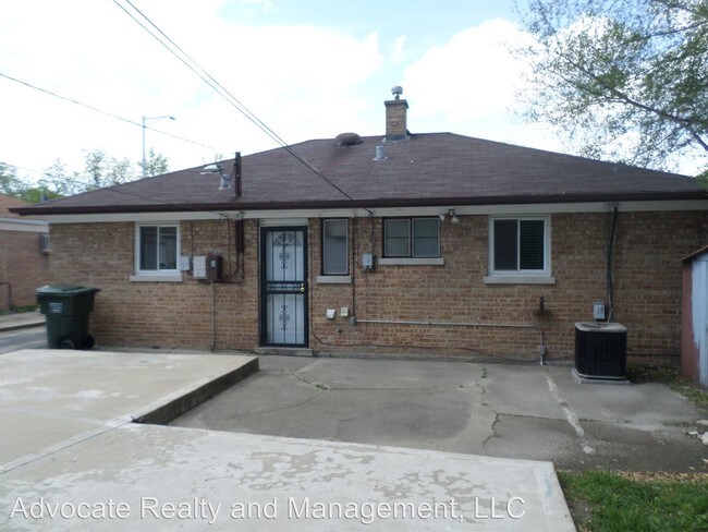 Building Photo - 2031 175th St