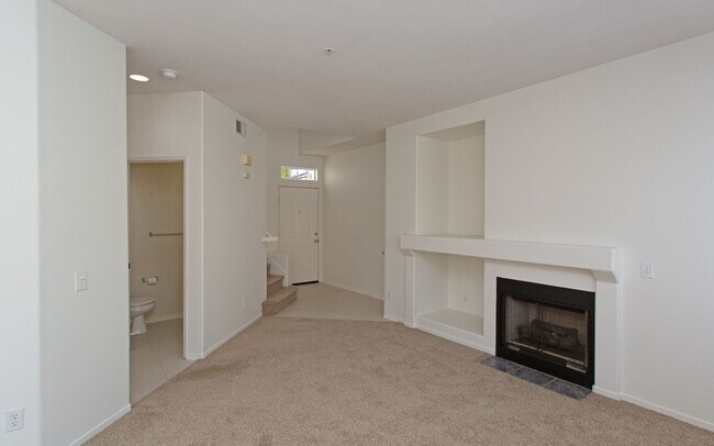 Foto del edificio - Spacious Home within the Legends Community...