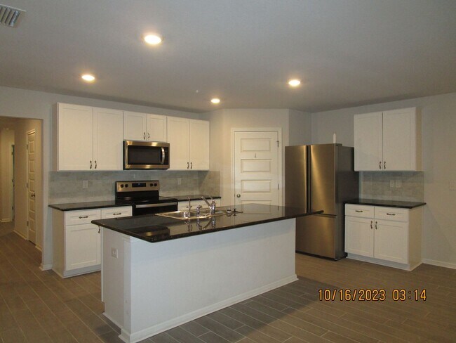 Building Photo - 7277 Ellie B Dr
