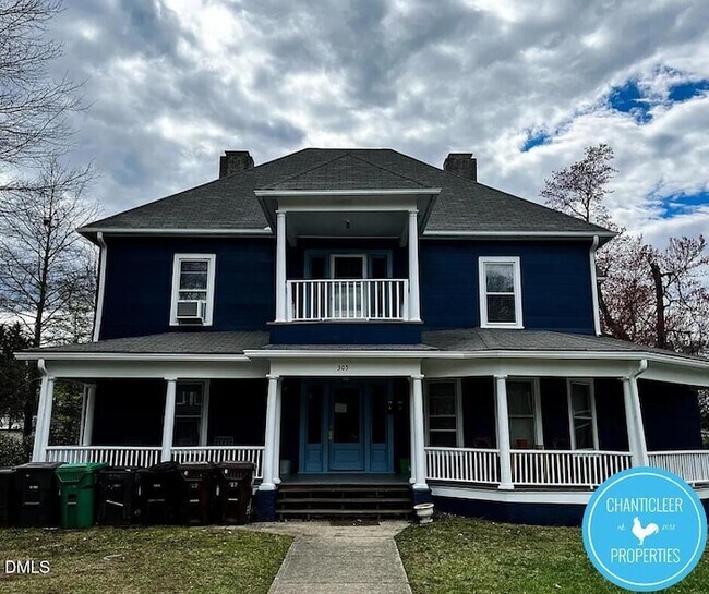 Foto del edificio - 305 Oakwood St