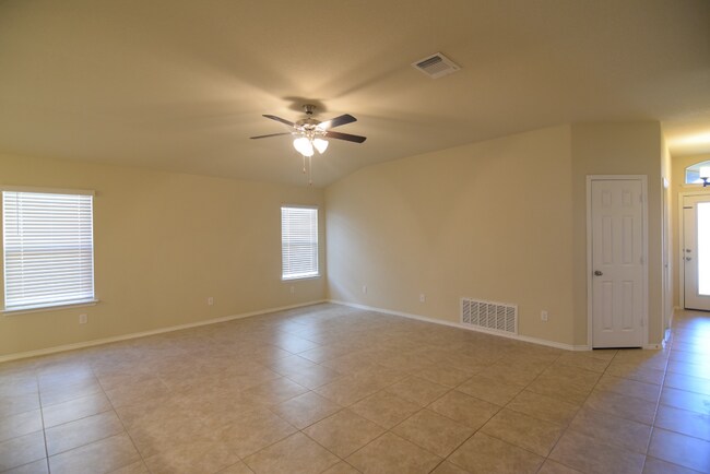 Building Photo - 1304 Stonewall Ridge