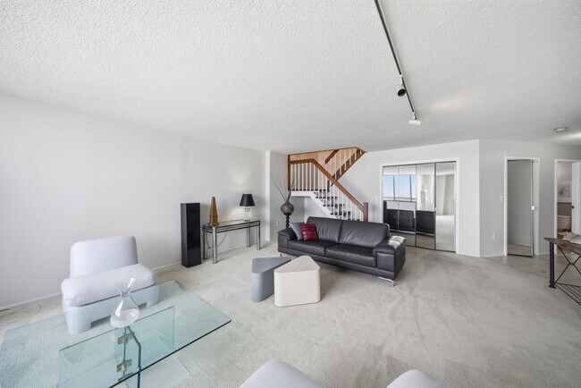 Foto del edificio - 2103 Harmon Cove Tower
