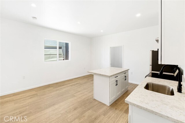 Foto del edificio - 1375 N Mentor Ave