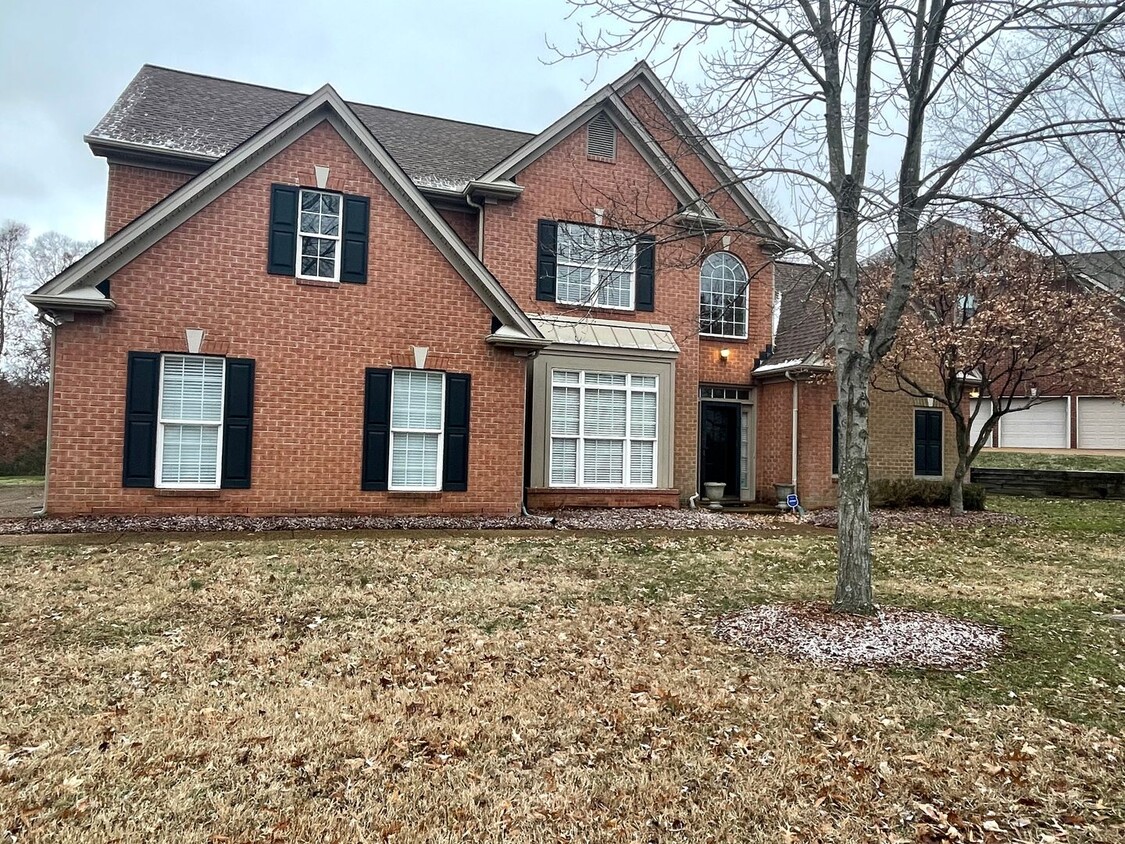 Primary Photo - Incredible 4 Bedroom All Brick Home in Bre...