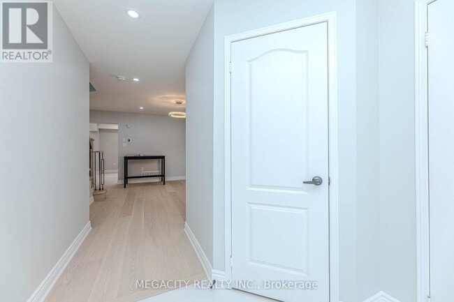 Building Photo - 6 Linderwood Dr