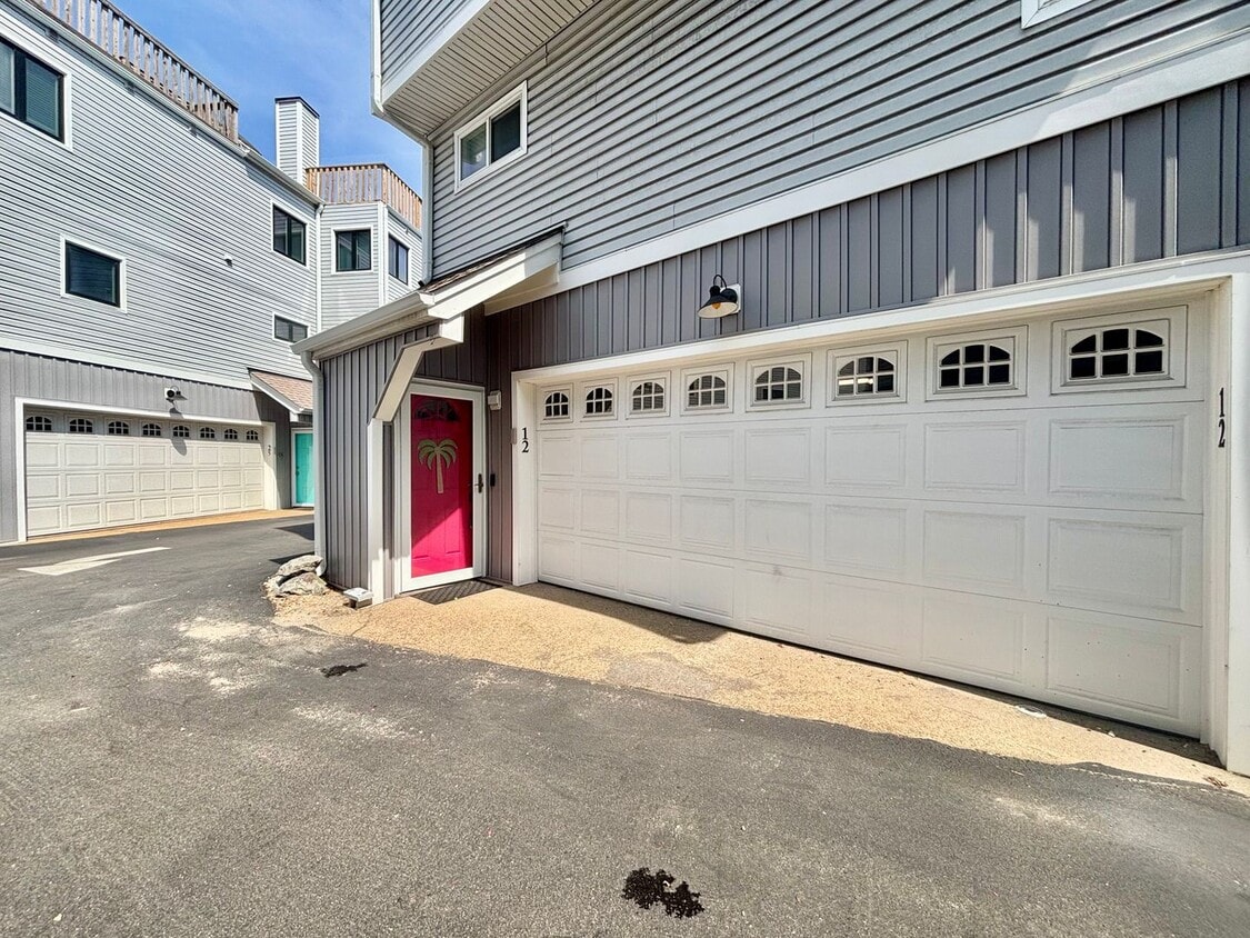 Primary Photo - Stunning Condo Near Chesapeake Bay