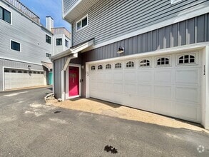 Building Photo - 910 E Ocean View Ave