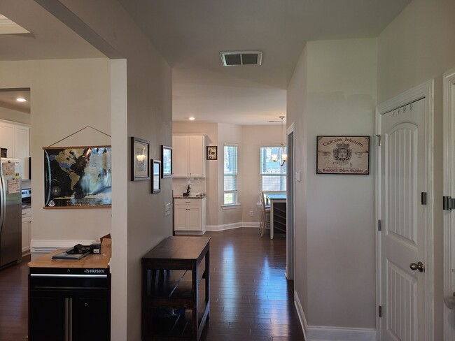 Building Photo - Gorgeous 4 bedroom home in Mimosa Bay!
