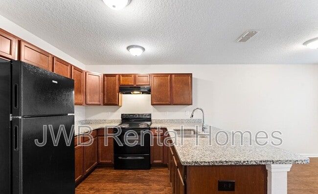 Photo - 685 Herman St House