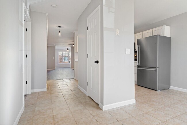 Foto del edificio - Ground-Level 2BR Condo with Community Pool!