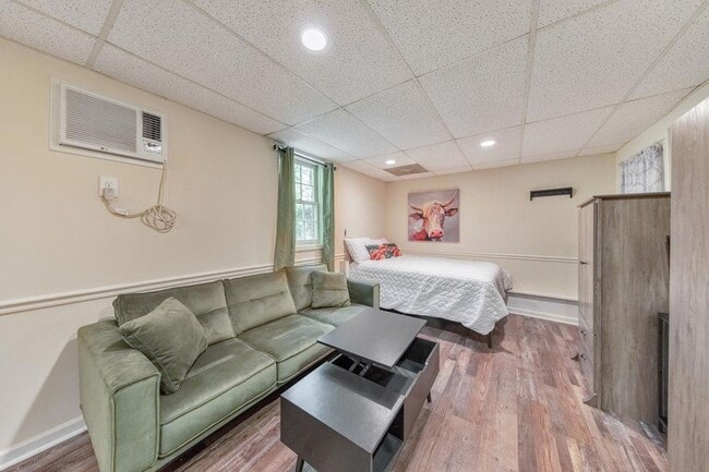 Building Photo - 1502 Rockcrest Way