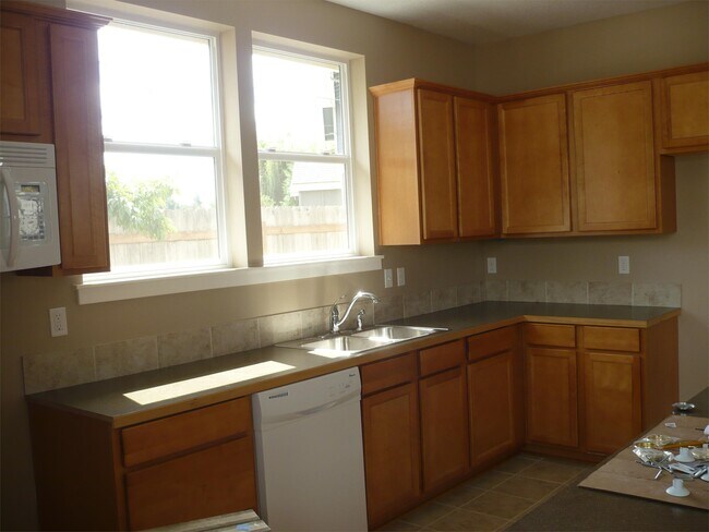 Building Photo - 1110 NW 27th St