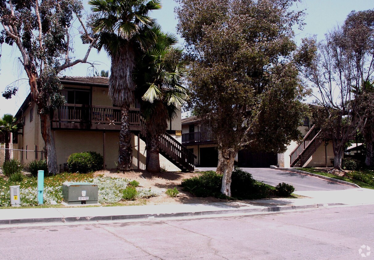 Building Photo - Washington Street Townhouses