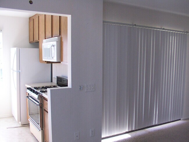 Foto del edificio - 8540 Summerdale Rd