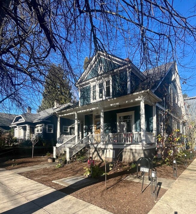 Foto del edificio - 2071 NE Davis St