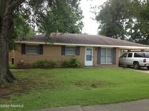 Building Photo - 1103 Dulles Dr