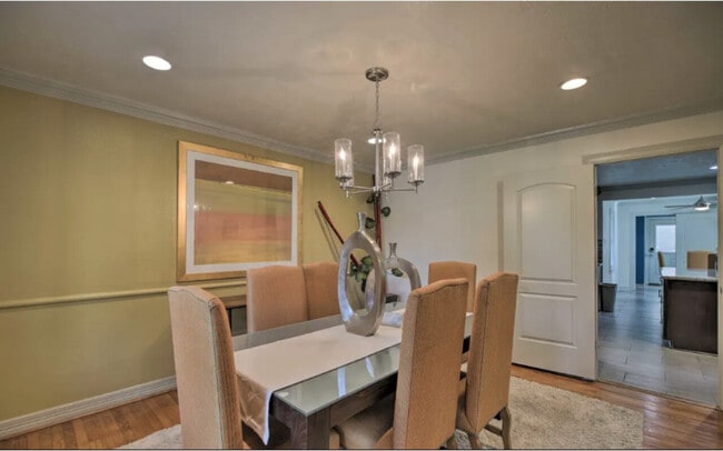 Building Photo - 4018 Leeshire Dr