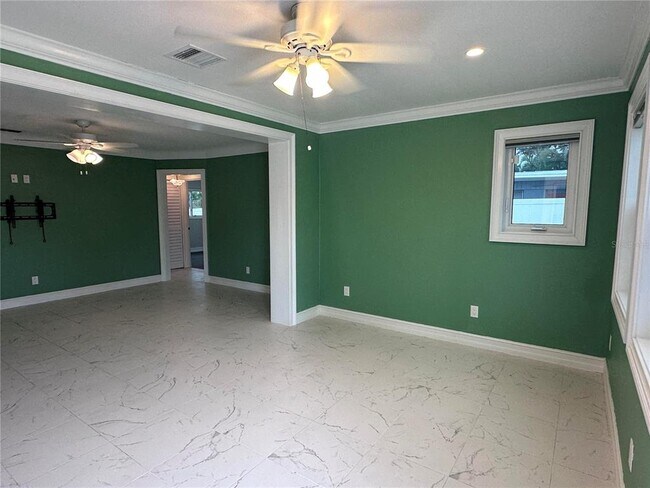 Foto del edificio - 10659 108th St N