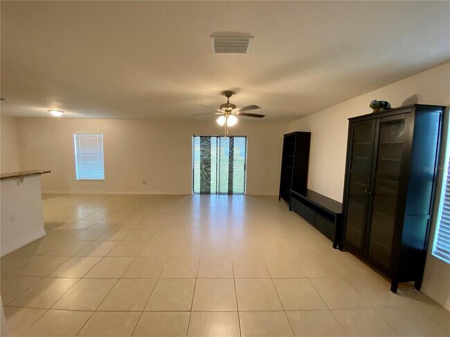 Foto del edificio - 8659 Silverbell Loop