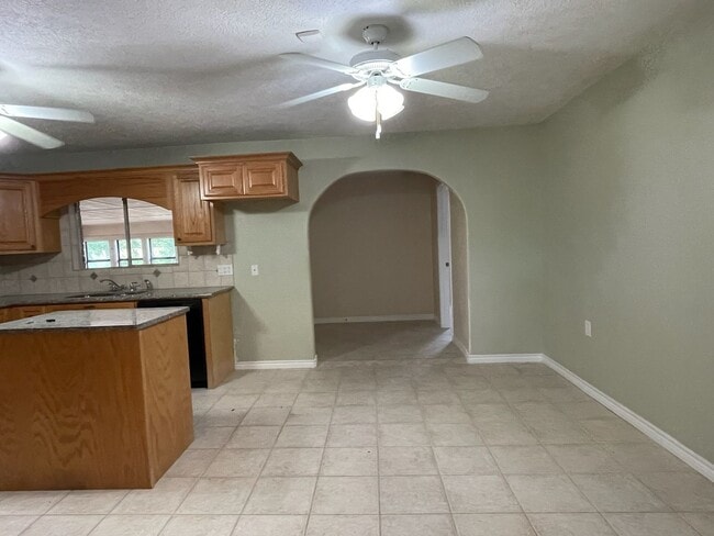 Building Photo - 1190 Bernice Ln