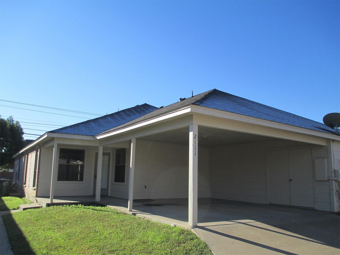 Primary Photo - 2111 Ragland Rd