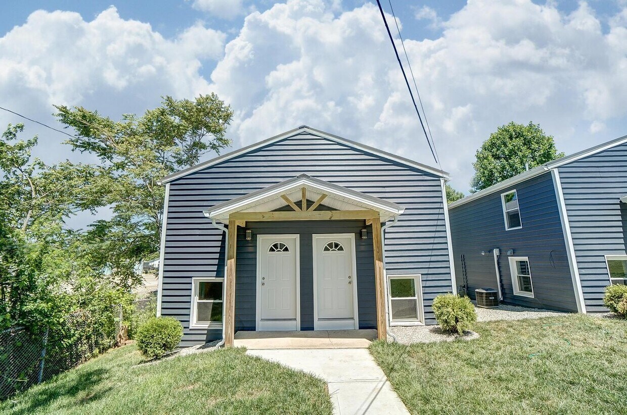 118 Highland Ave Unit 1, Circleville, OH 43113 Apartments 118