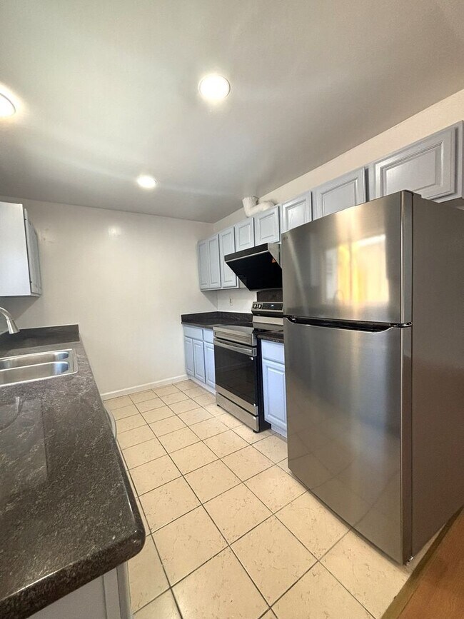 Foto del edificio - Beautifully Updated 4-Bedroom, 2.5-Bath To...