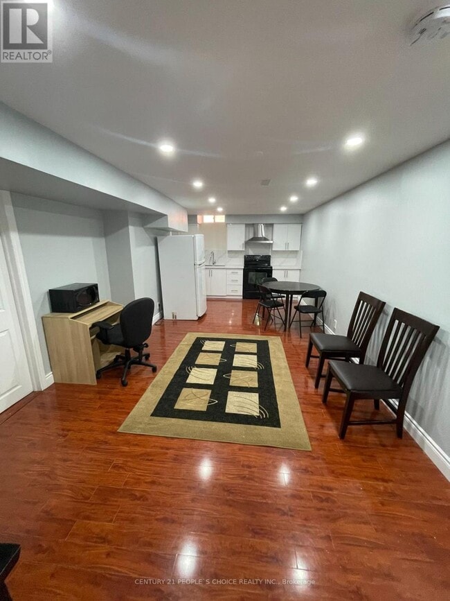 Building Photo - 340 Bristol Rd W