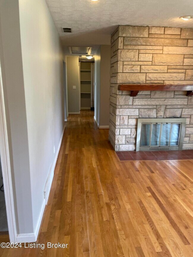 Foto del edificio - 9906 Fireside Dr