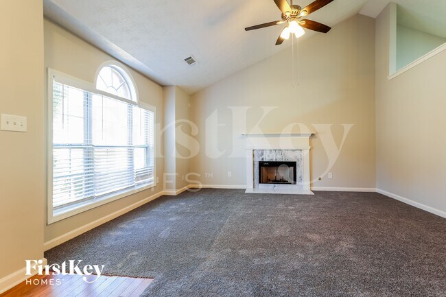 Foto del edificio - 1175 Grace Dr