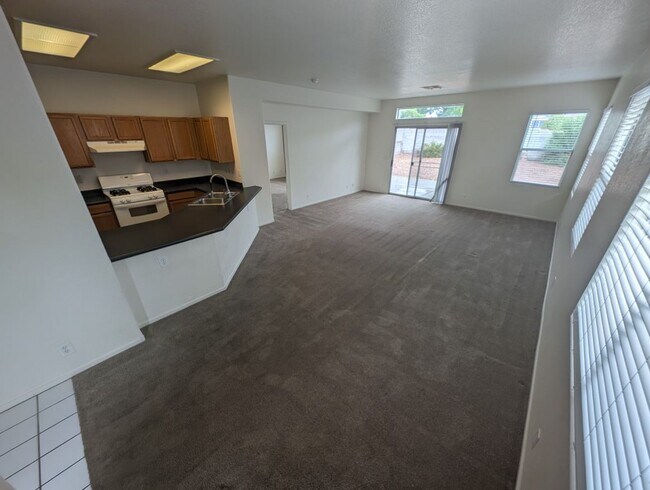 Foto del edificio - 7349 Misty Glow Ct