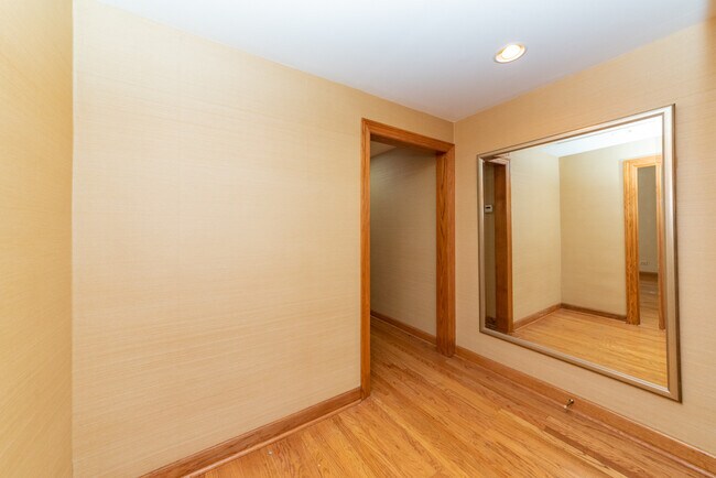 Foto del edificio - 3415 N Elaine Pl