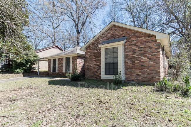 Building Photo - 3120 Willow Ln Dr