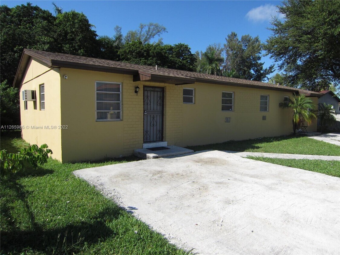 2510 NW 175th Terrace, Miami Gardens, FL 33056 House for Rent in