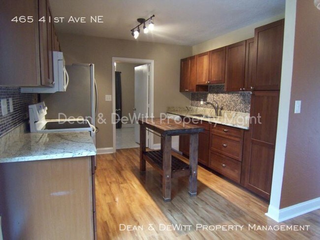 Building Photo - Snell Shores - Northeast St Pete 3/2 Home